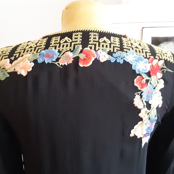 Johnny Was Black Embroidered Top - Picture 6 of 9